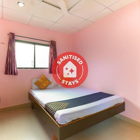 Spot On 65135 Hotel Suvarna Samrat Lodge Khamshet Kültér fotó